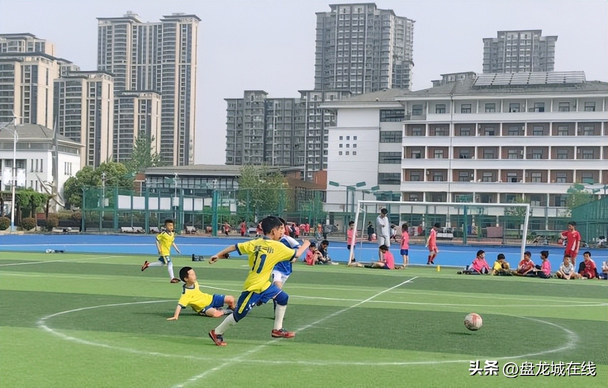 足够精彩的比赛,足够精彩校园足球联赛火热进行中