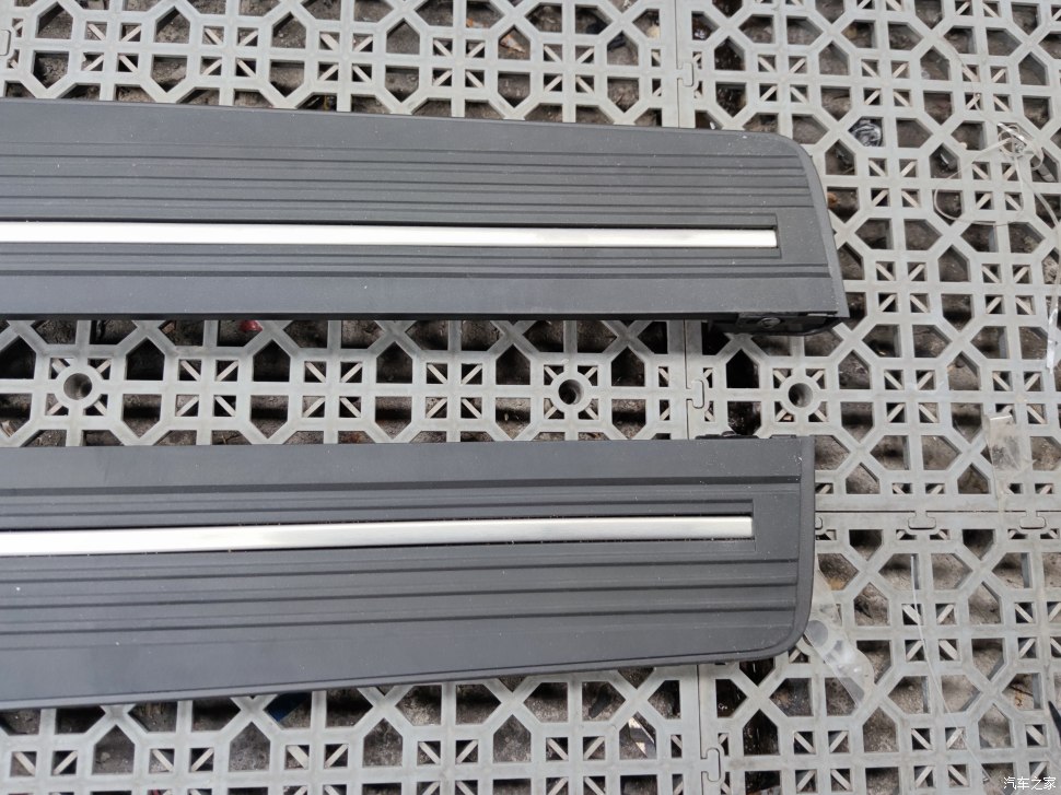 20款路虎发现5安装电动踏板,路虎发现5踏板改装过程