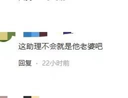 网友横店夜市偶遇张颂文,张颂文逛夜市被粉丝围堵