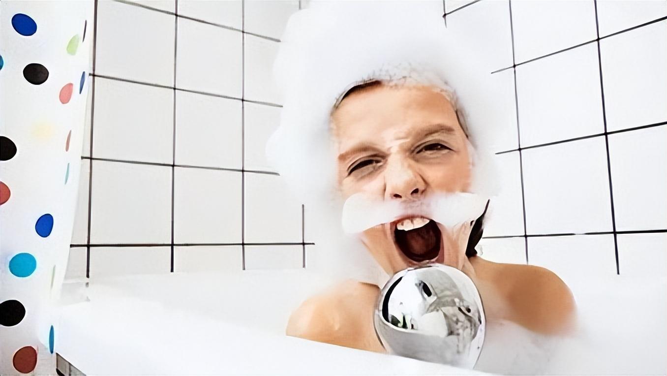 男孩洗澡后昏迷，抢救3小时捡回一条命，夏季谨记洗澡“3不宜”