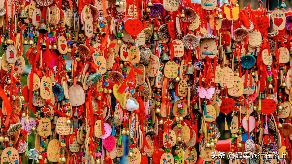 阳朔遇龙河，十里画廊万顷碧水，高山峻岭，美不胜收的山水画廊