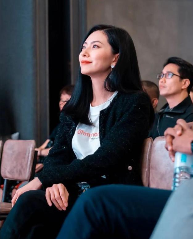 黄婉佩向佐现状,向佐黄婉佩高调