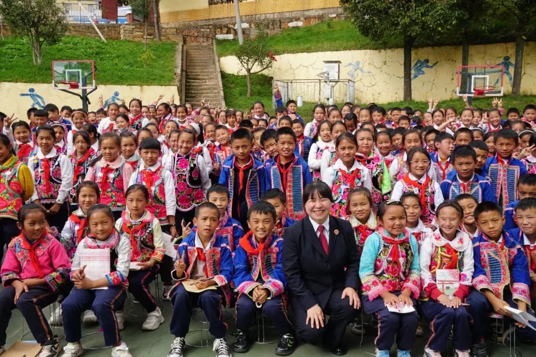 “一站式”关爱服务中心挂牌成立构筑妇女儿童“温暖之家”