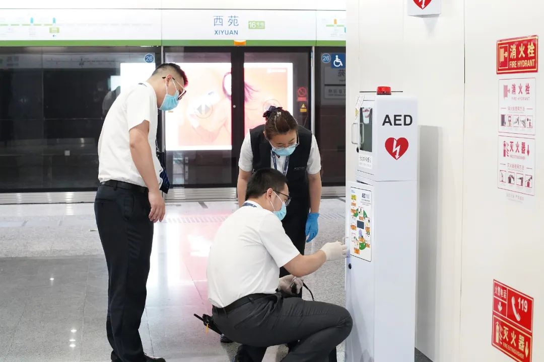 一高校学生跑操心脏骤停,北京一高校心脏骤停