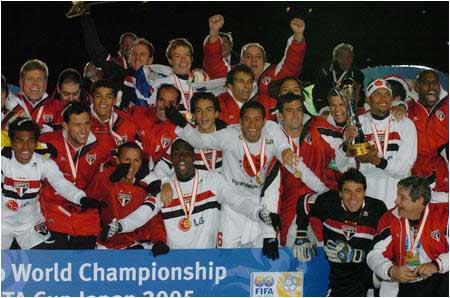 皇马世俱杯夺冠集锦21世纪,皇马世俱杯3连冠成就历史新纪录