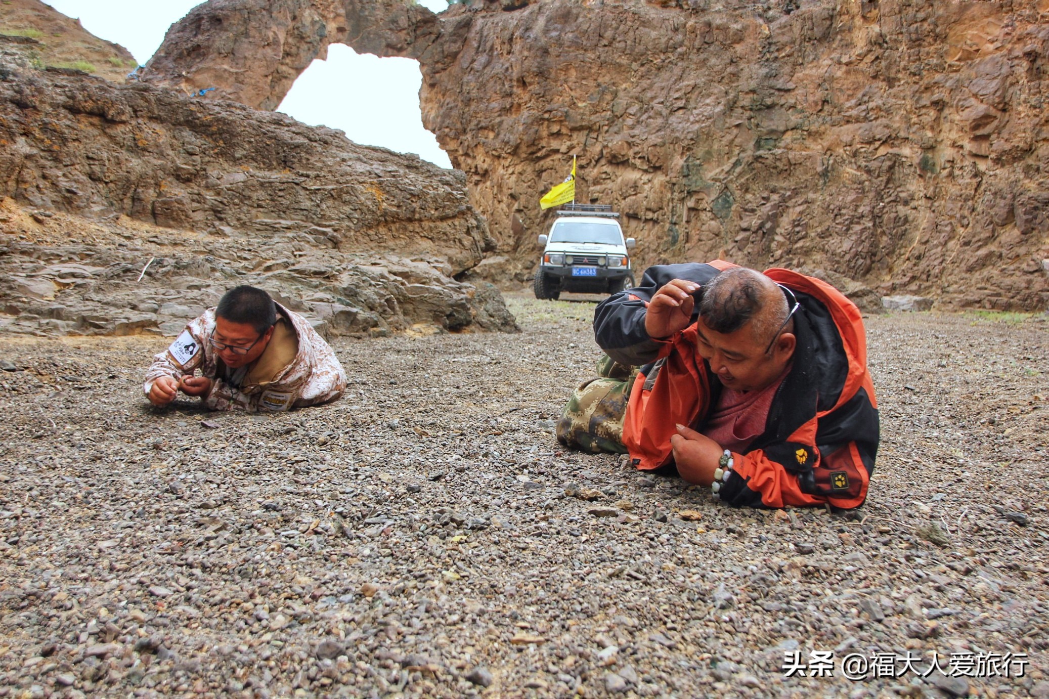 阿拉善遍地玛瑙石,阿拉善玛瑙原石大量出售