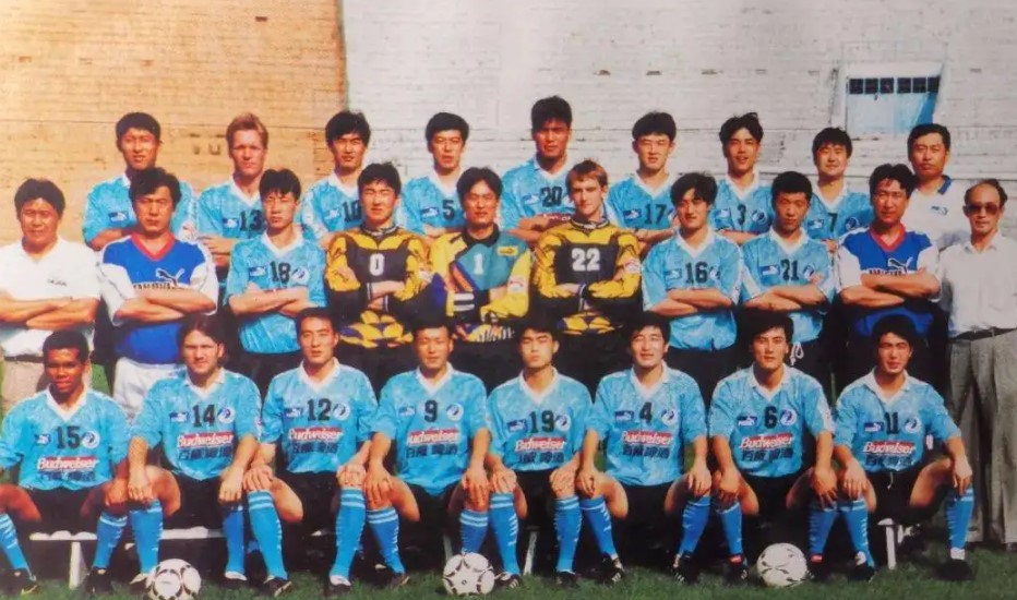 16岁就入选健力宝队留洋巴西,16岁李铁