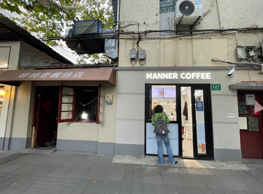 梧桐区的五金店,都是长久又顽强的存在