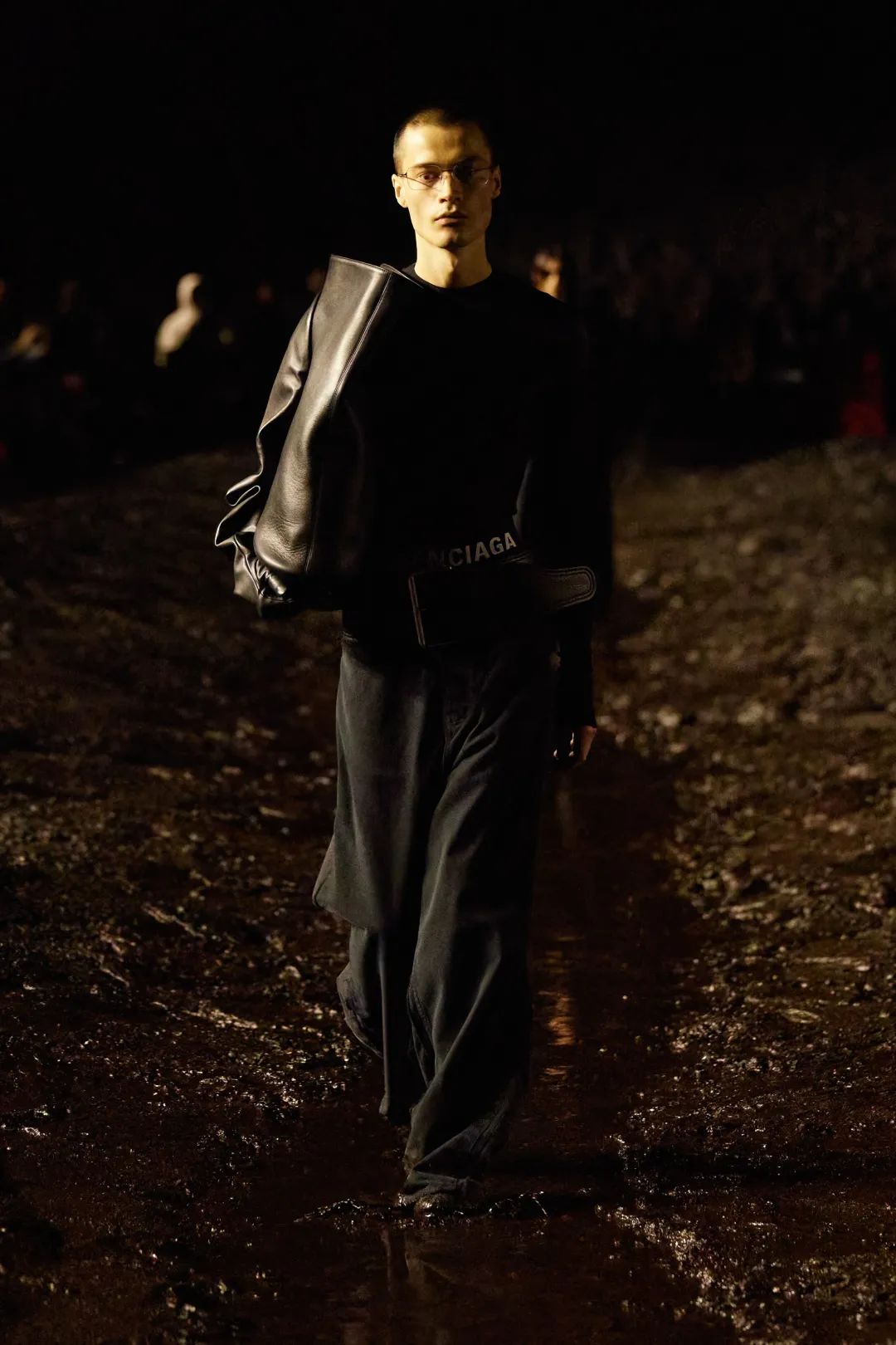 balenciaga泥土秀,balenciaga秀