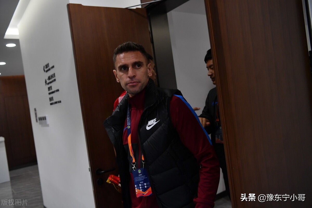 伊沃在河南建业踢什么位置,建业伊沃最新比赛视频