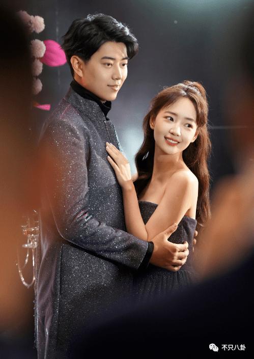 秦牛正威订婚哪个明星参加了婚礼,秦牛正威订婚视频高清