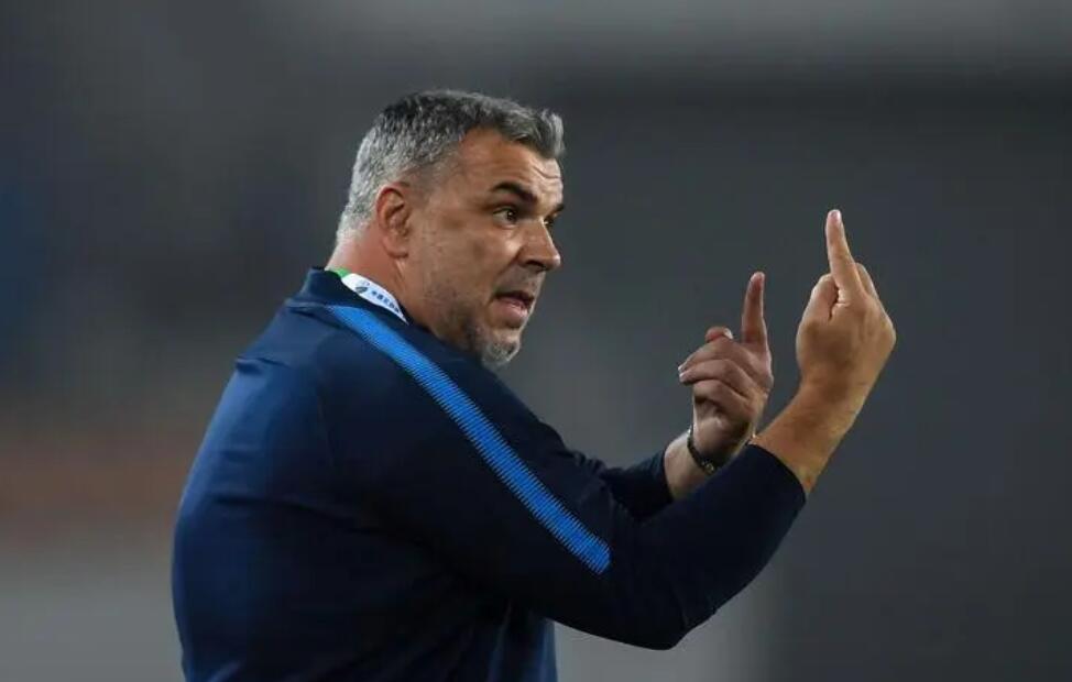 他是中国足球的救世主？曾带领江苏苏宁夺得中超冠军，如今解散了