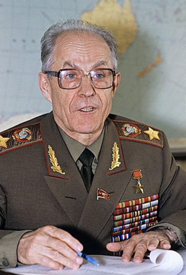 91年苏联解体，苏军元帅殉国自杀，死前修遗书5封，第5封让人心痛