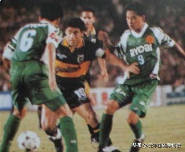 梅西球场事件,梅西足球先生事件