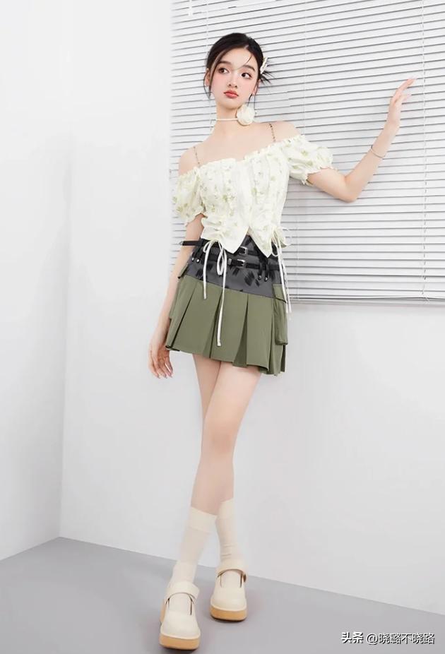 适合矮个子穿的裙子显白,五五分的小个子穿什么裙好看