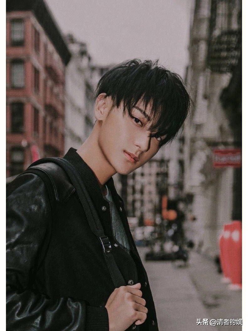 归国四子鹿晗张艺兴黄子韬同框,鹿晗张艺兴黄子韬甜蜜日常