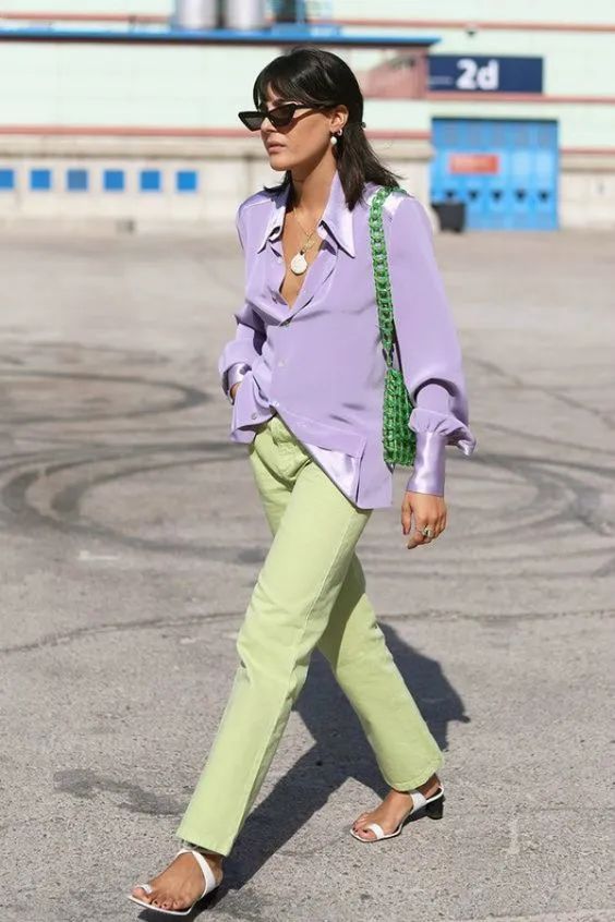 紫色穿了显老气吗,紫色怎么穿有小众感