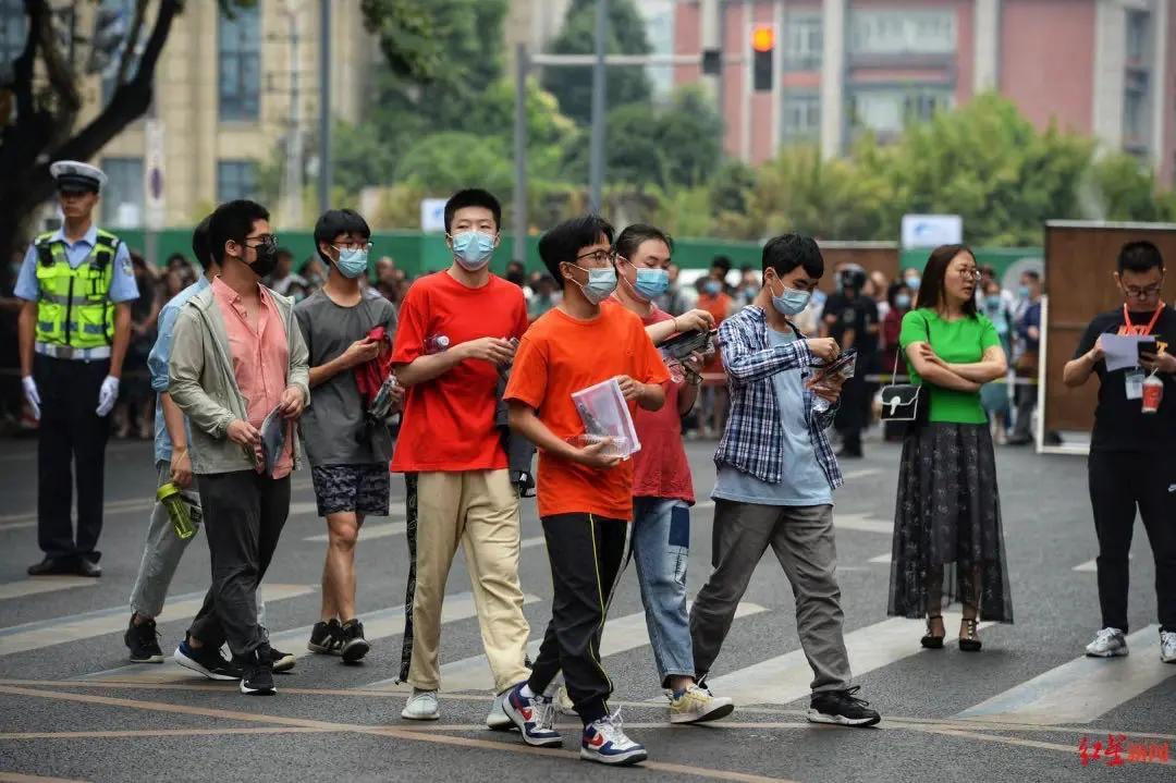 教育温暖的瞬间,一分钟看懂成都教育