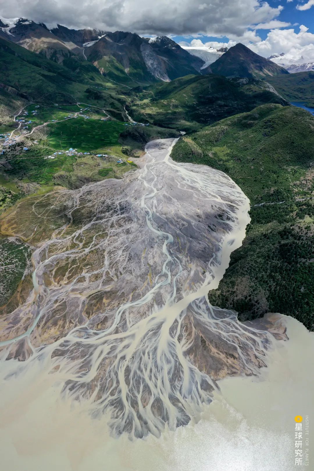 去青藏高原，看“千错万错”