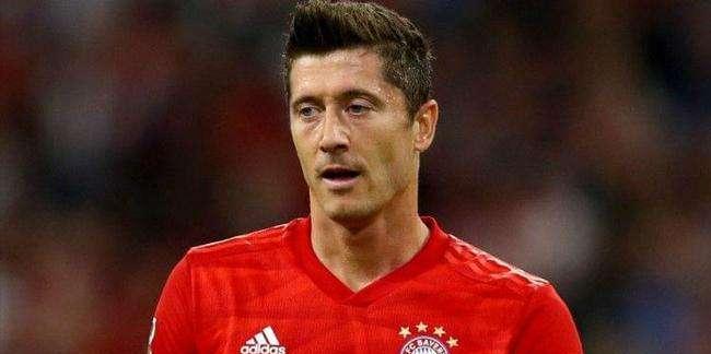 世界足球先生中国队投票给了谁,中国获得亚洲足球先生的人