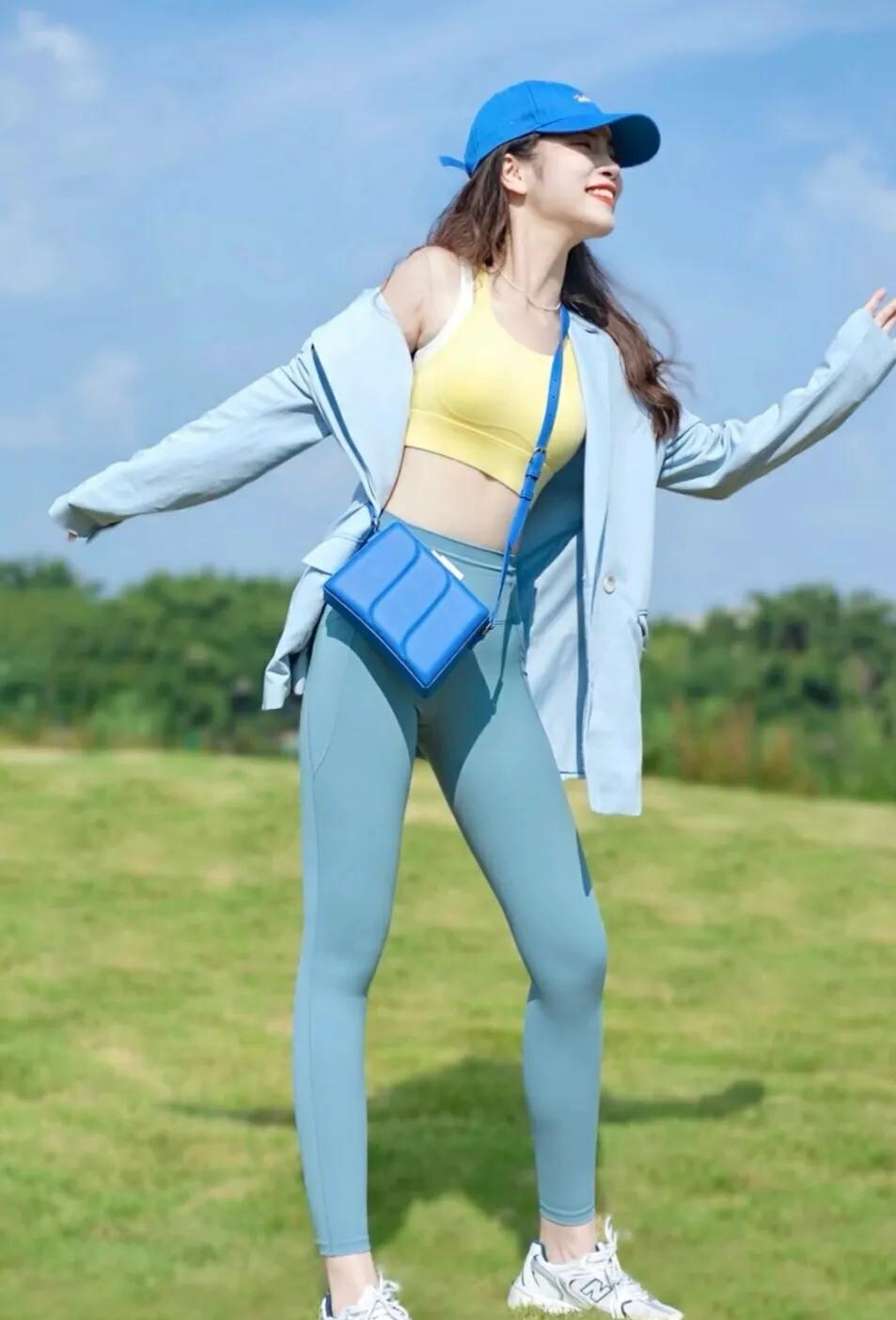 瑜伽服美女跳舞直播,瑜伽服美女最火视频