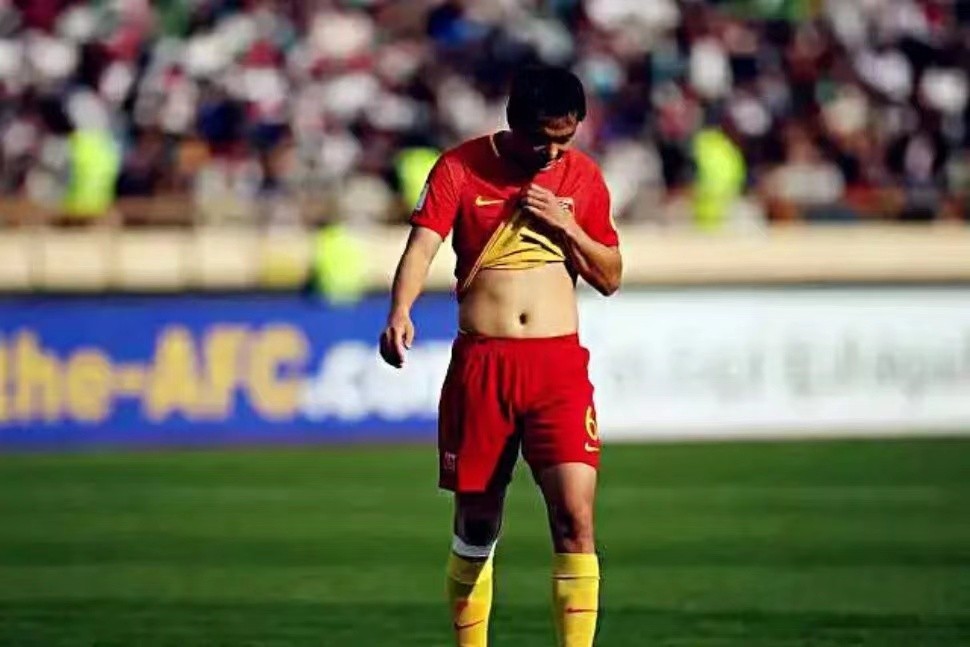 李佳航评论回复,李佳航评价足球