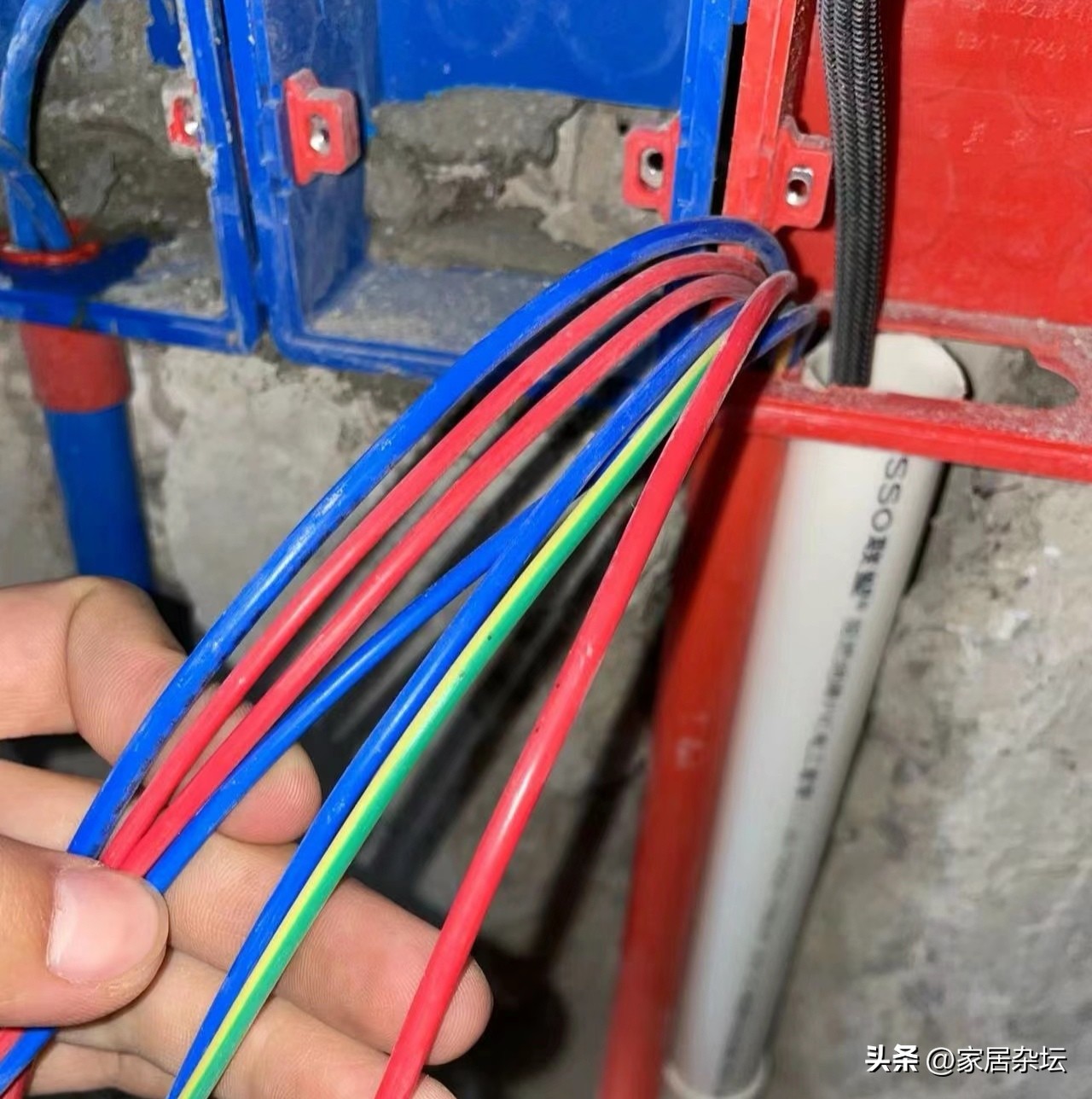 新房装修电线全换还有接头吗,家装全房用4平方电线对不对