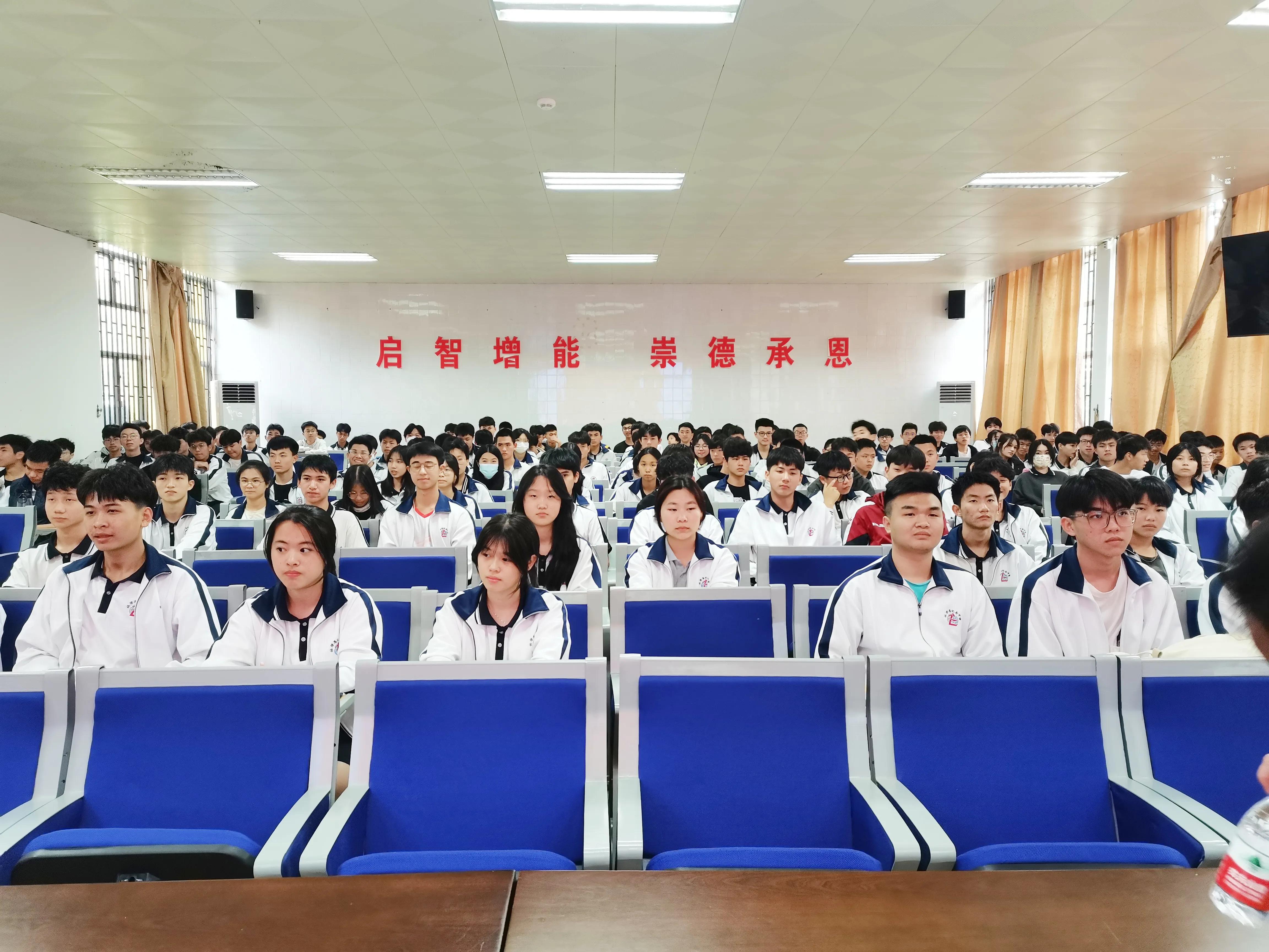 弘扬志愿精神争做时代先锋宣传,弘扬体育精神争做时代模范