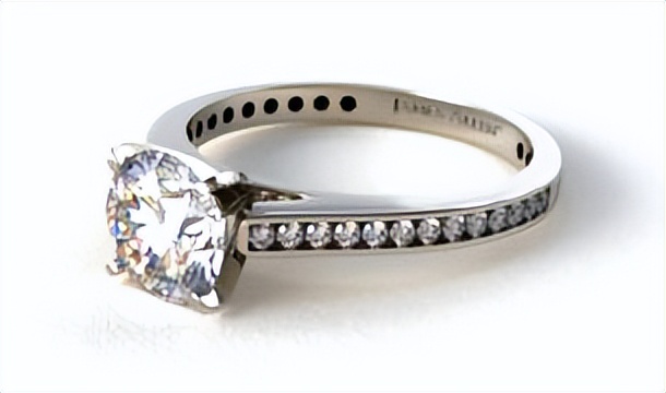 杭州钻戒定制样例,济南钻戒定制哪里比较靠谱