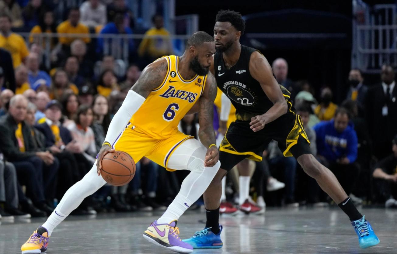 从持球大核变为3D球员！湖人逆袭该谢詹皇，连追梦都惊讶他的改变