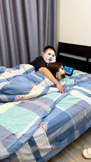 想问这姑娘衣服在哪买的,会不会挨揍?亮点