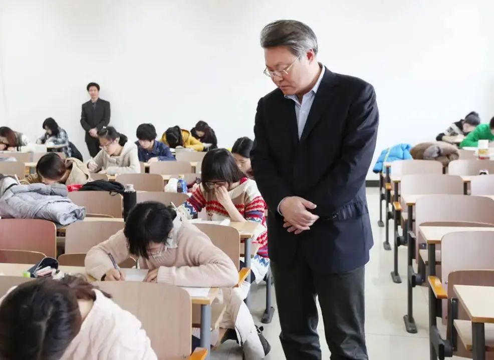 真正的大学生活到底应该是怎样的,真正的大学生活是怎样的