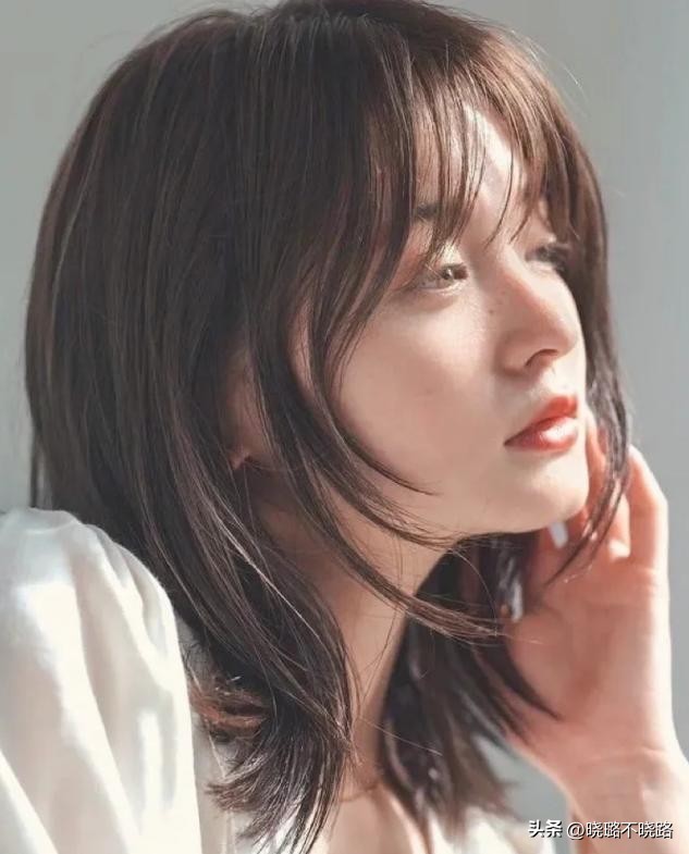 鱼尾发型中长发,鱼尾发型适合什么刘海女