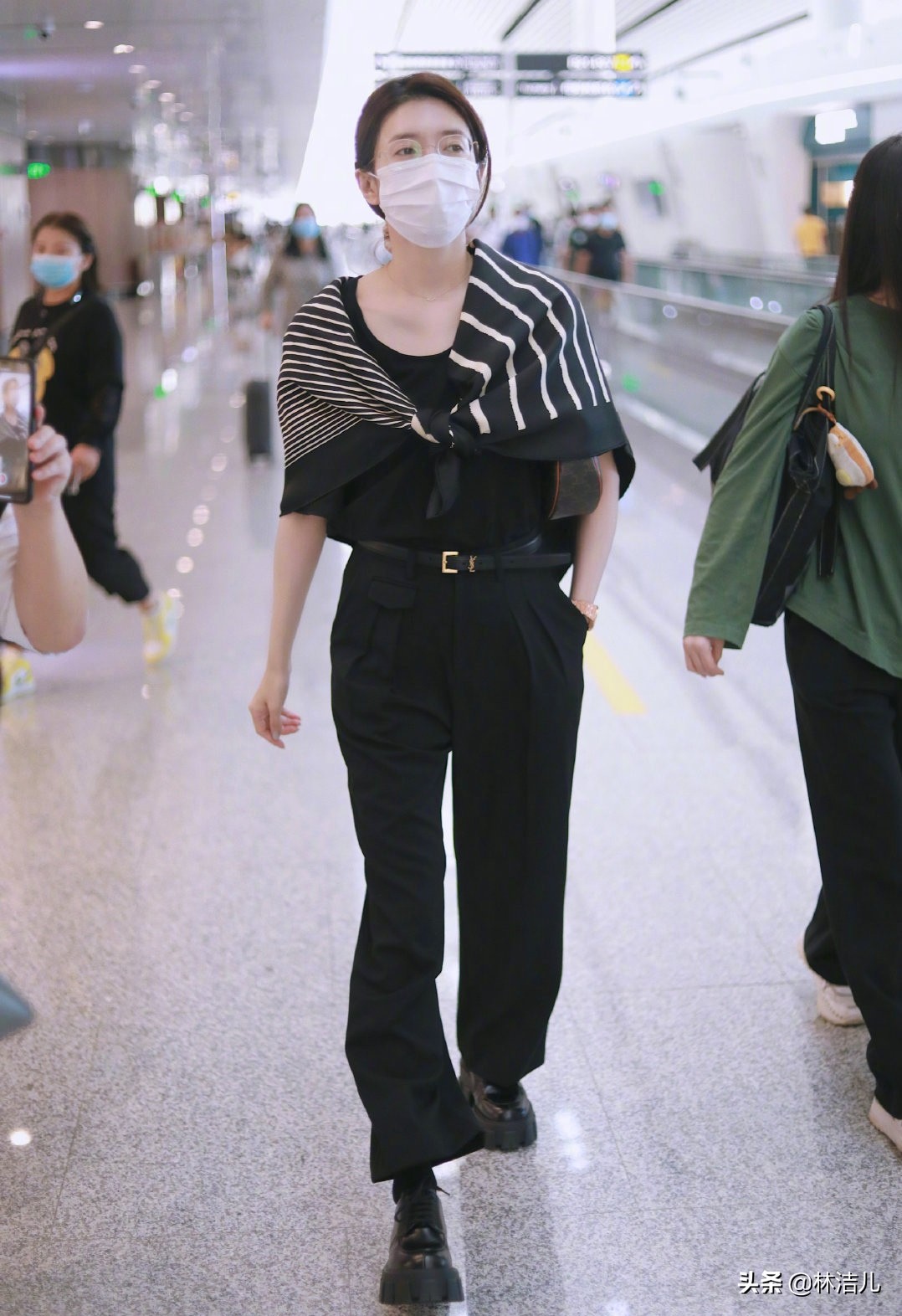 2022年真皮腋下包,刘雯同款的tb腋下包