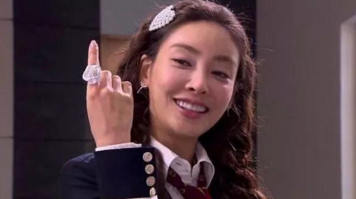 韩国张紫妍案：女星自杀遗书劲爆，总统下令彻查，为何草草结案？