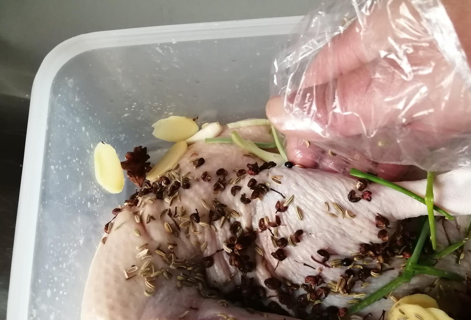 想吃烤鸭一定要这样做,想吃个烤鸭在家怎么烤