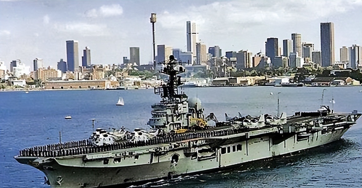 中国买过四艘航母，为何只有“瓦良格”被改造，其他三艘去哪了？