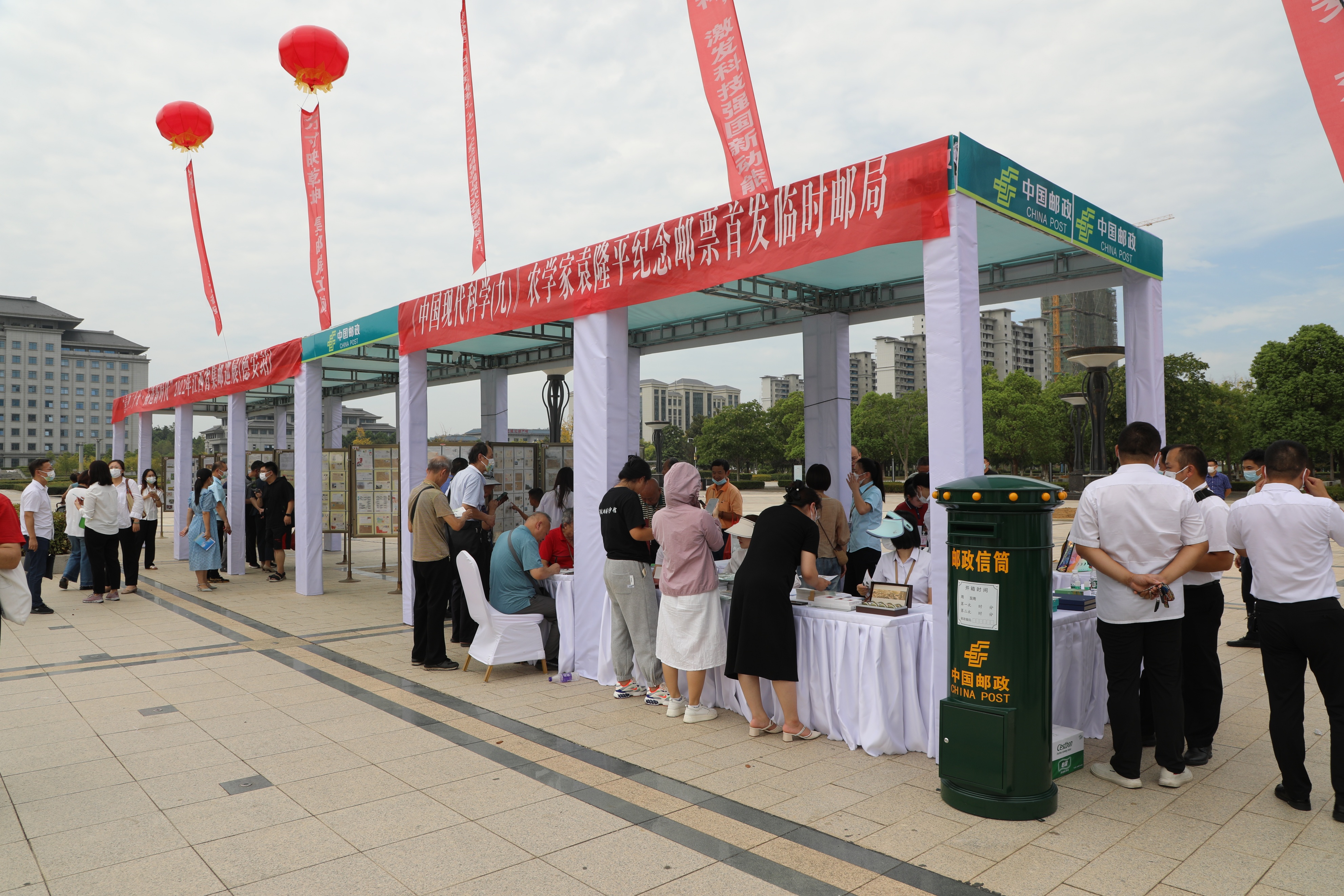 袁隆平邮票升值空间巨大吗,袁隆平邮票大版价格