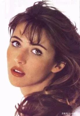 纵然心如蛇蝎，也会让人甘心为她俘获，永远美丽的“法兰西玫瑰”