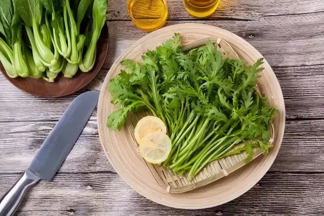 50多岁老人需要补充什么营养,老年人吃什么延缓衰老