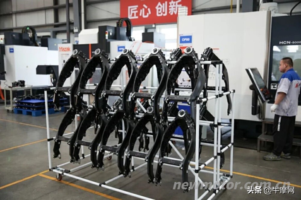 杰迪k750摩托车仿赛试驾,国内最大仿赛车型杰迪visionk750