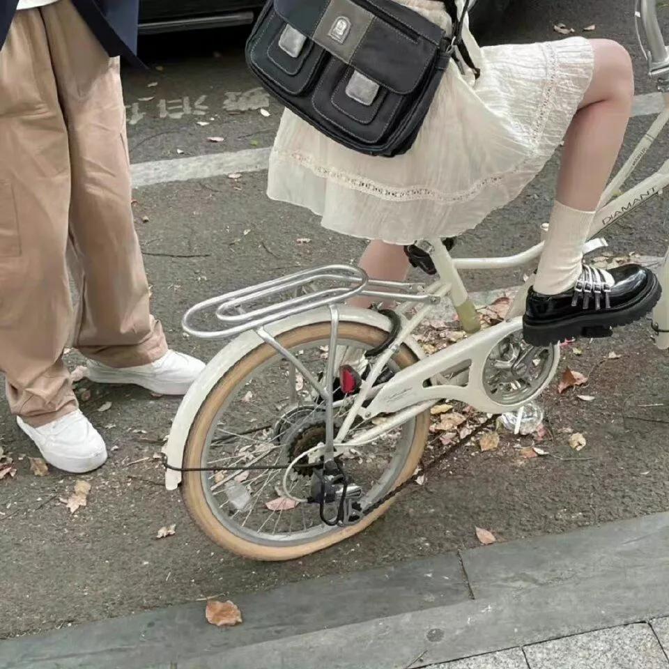 个性签名文案高级感给喜欢的人看,微信个性签名文案高级感励志女生