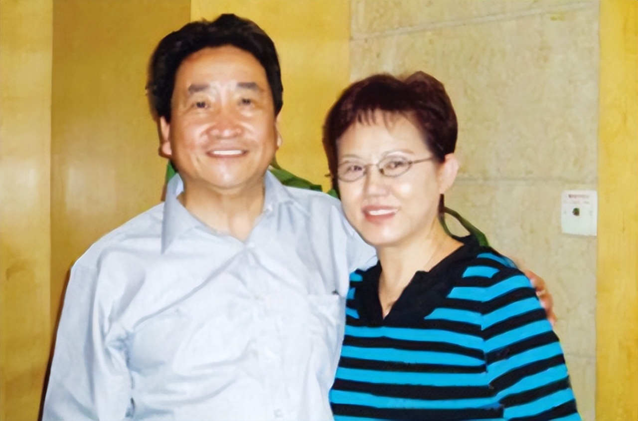 姜昆收养,1998年姜昆