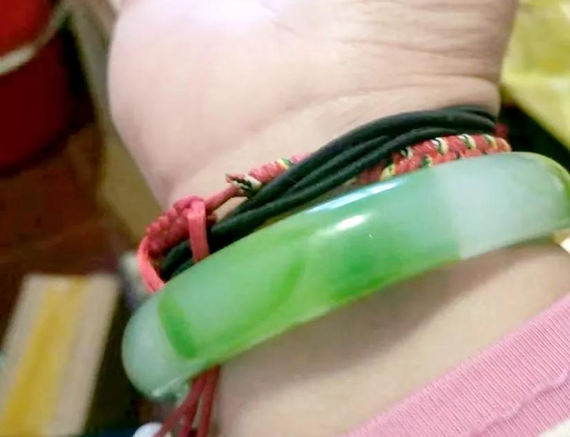 给婆婆买的玉镯,给婆婆买玉镯