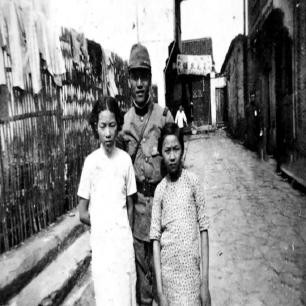 日军兽行：当着男人的面玷污了女儿，临走还残忍割下妻子乳房