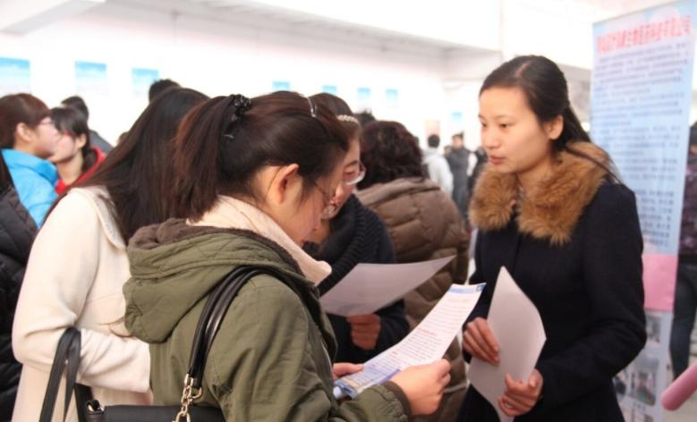 专科生考公务员有机会上岸吗,考公铁饭碗真的那么重要吗