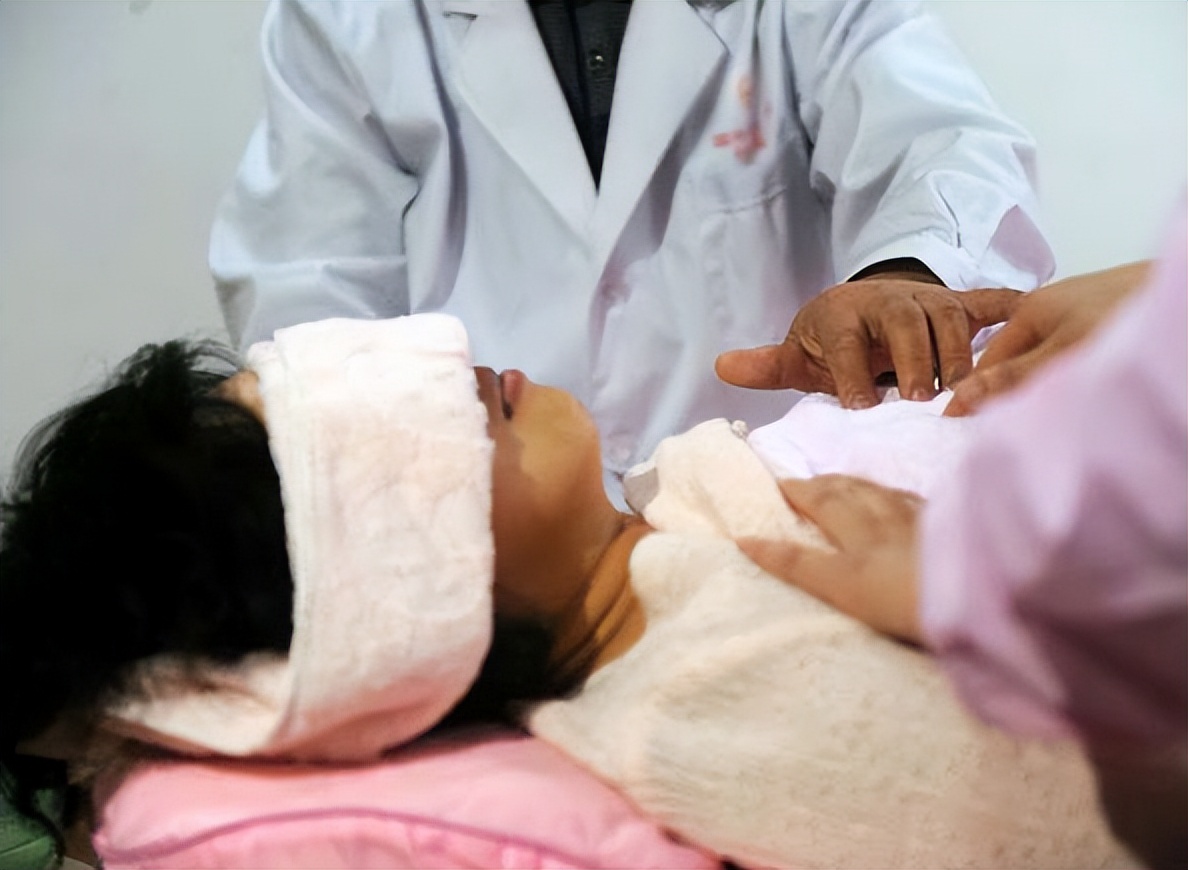 90后小伙成为催乳师,小伙做催乳师月入十万