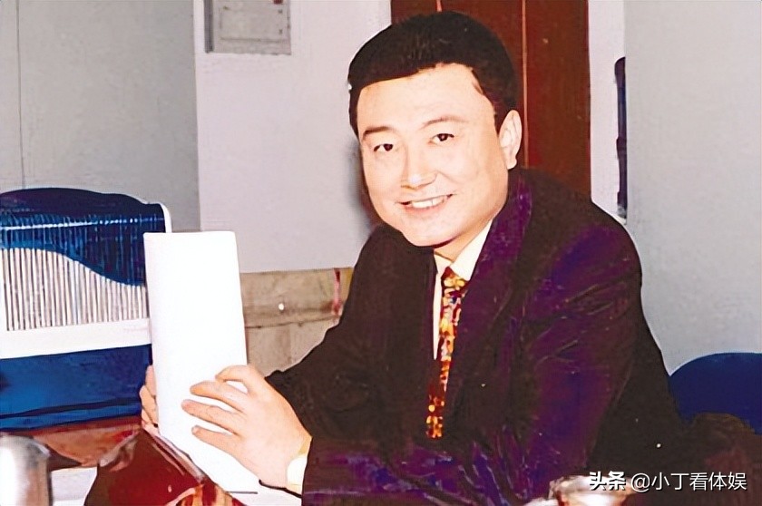 主持人王宁为啥要娶刘纯燕,央视主持人王宁现况