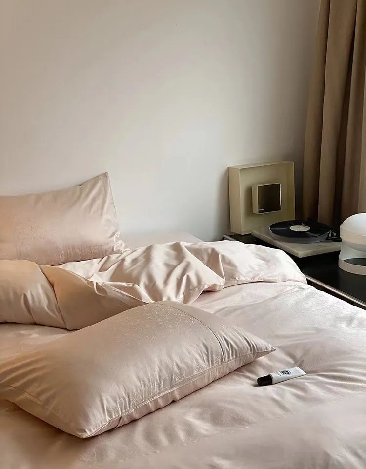 这女人一露脸,我就想为她花钱…