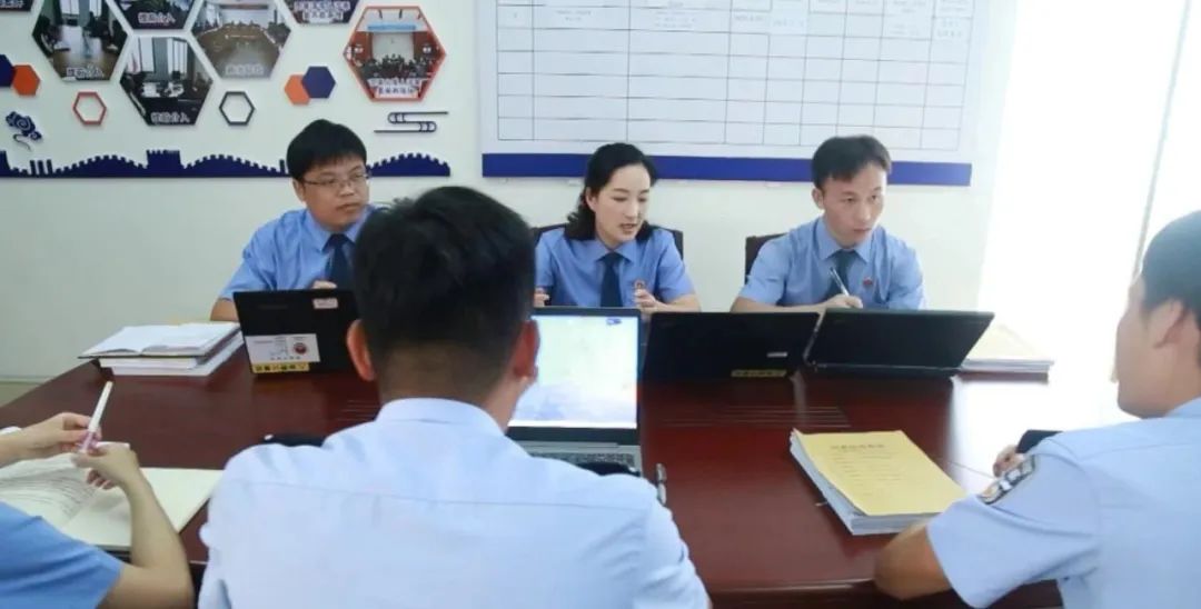 从防伪纸“代理商”到“*币假**贩子”：“钞级*局骗**”现形记